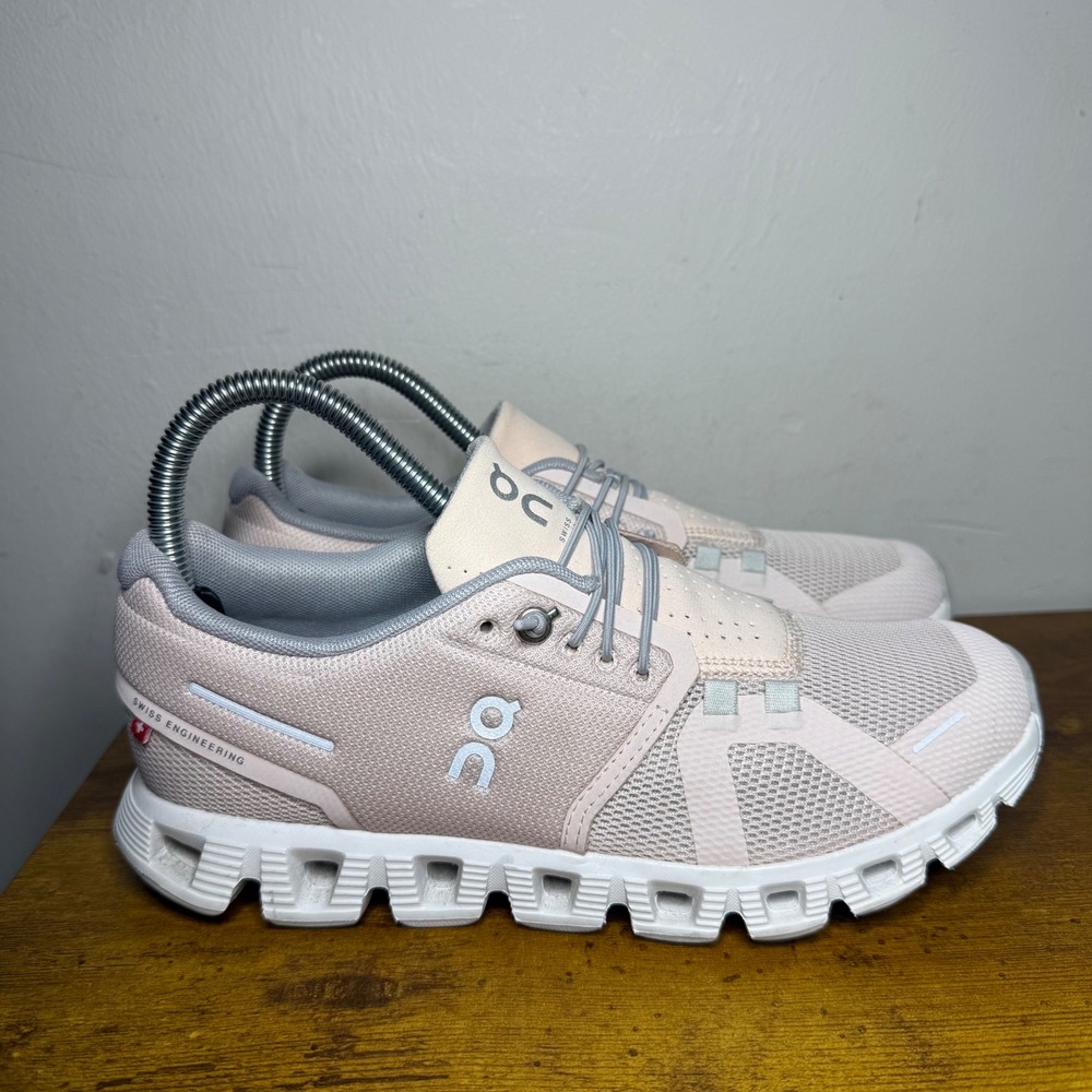 On Cloud 5 Running Shoes Womens Size 7 Rose Shell 59.98153